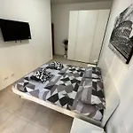 Monti Deluxe *